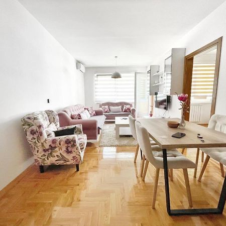 Simanic Appartment Sarajevo Bagian luar foto
