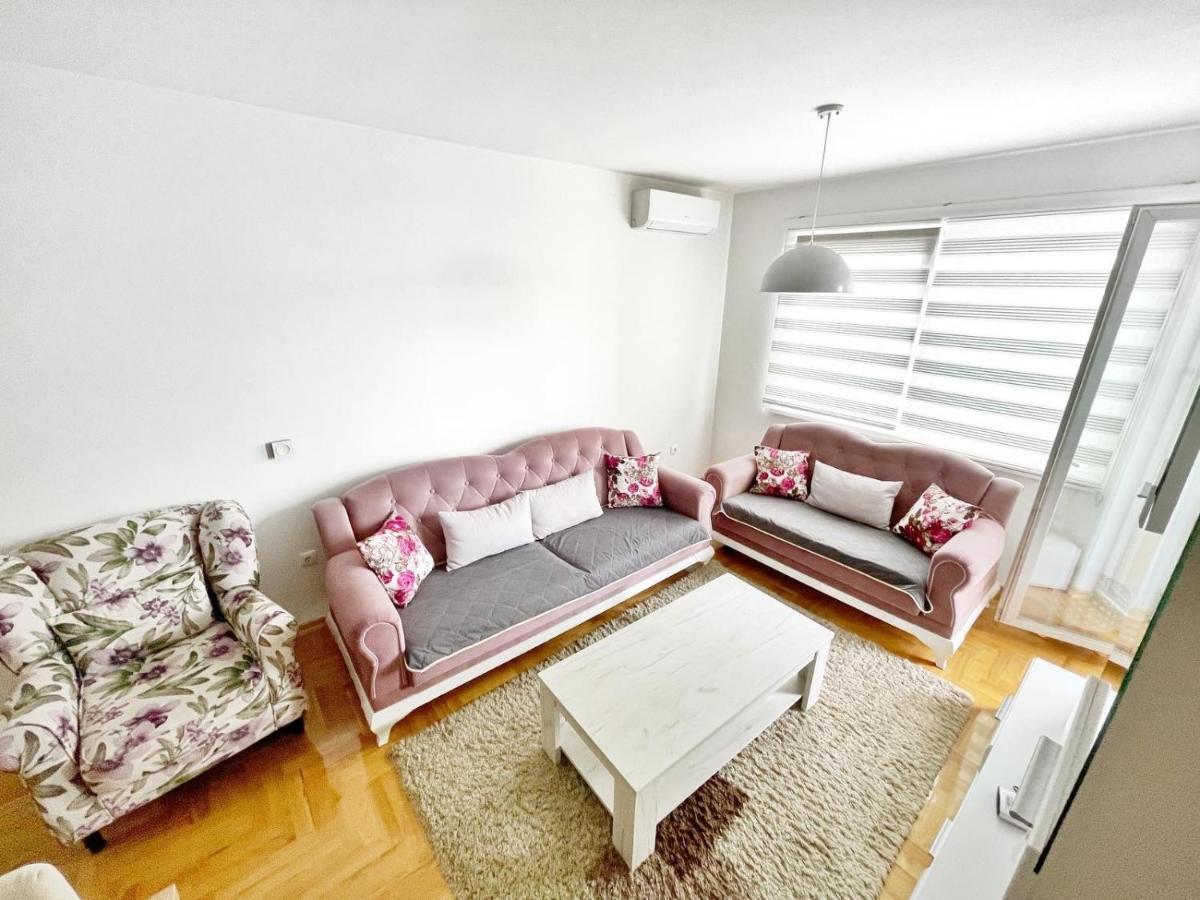 Simanic Appartment Sarajevo Bagian luar foto