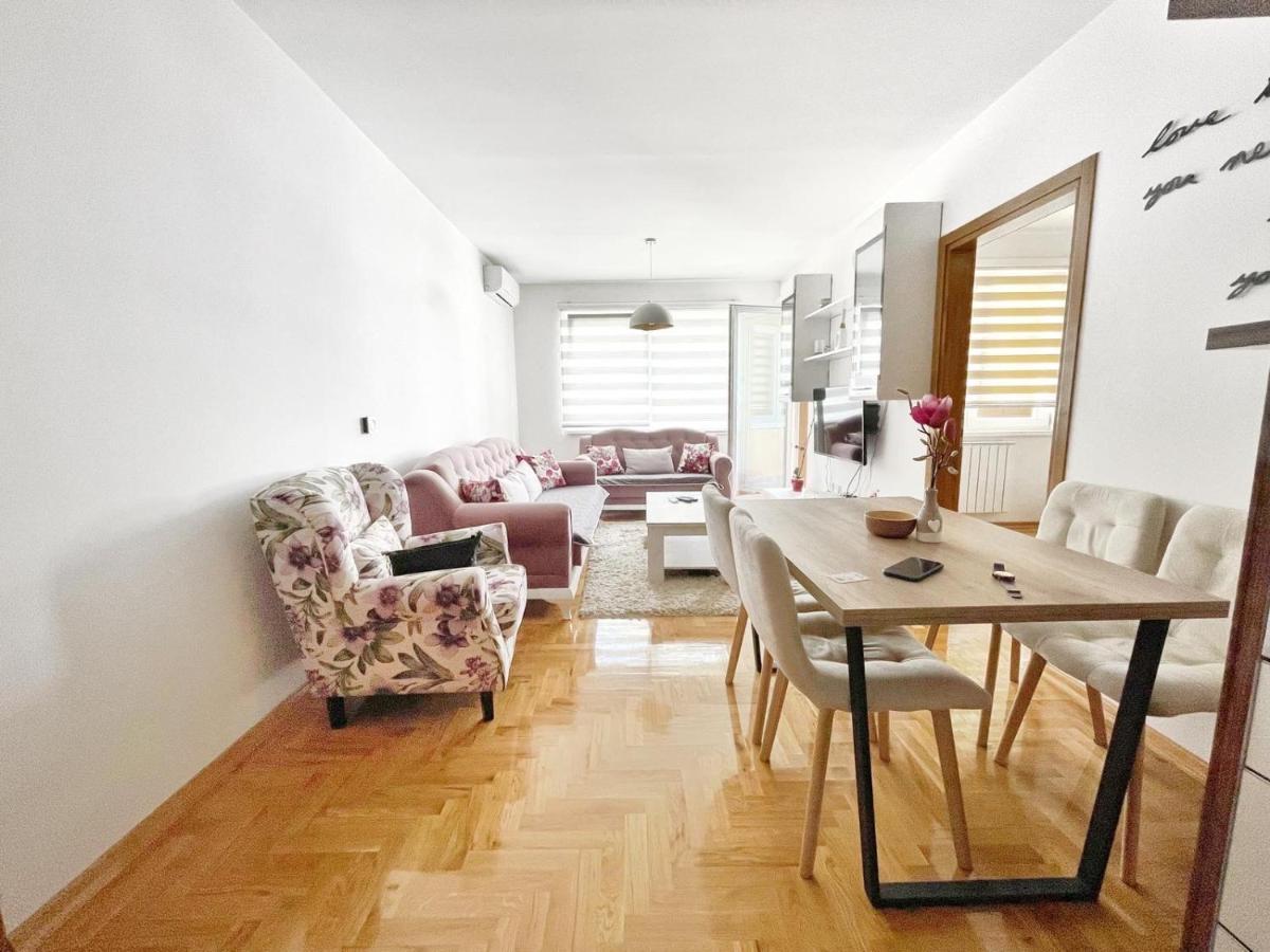 Simanic Appartment Sarajevo Bagian luar foto
