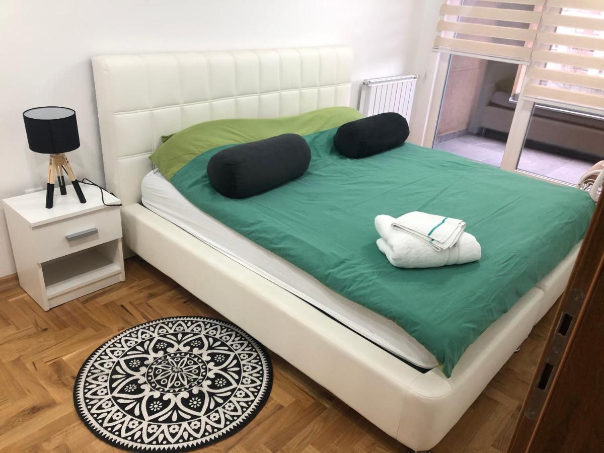 Simanic Appartment Sarajevo Bagian luar foto